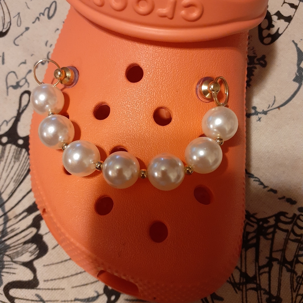 White shoe charm chain for Crocs  NWOT
